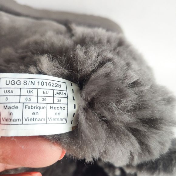 UGG Gray Bailey Bow II- Sz 8 - Picture 8 of 13